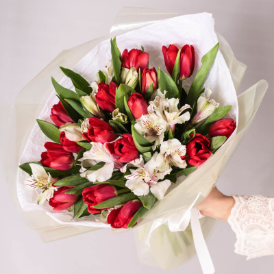 Букет из тюльпанов с альстромерией 46173