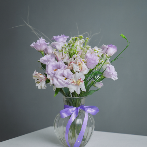 Букет из эустомы в вазе. Сет арт. 82238